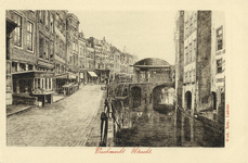 1527 Gezicht op de Vismarkt te Utrecht met de Kalisbrug over de Oudegracht uit het noorden.